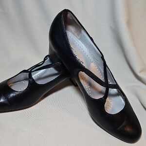 Trotters Black Leather Cross-Strap Heels